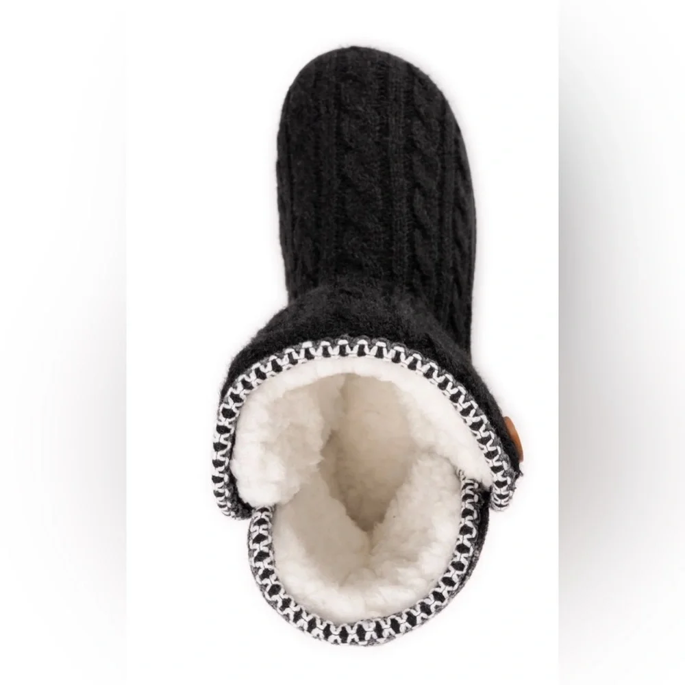 NWT MUK LUKS Cabin Slipper Booties Women’s Size 5/6 Black Nordic Sherpa Lined